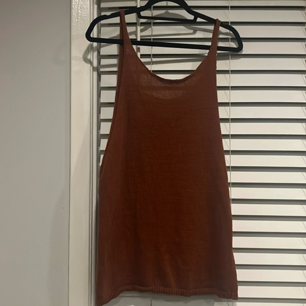 Brown Low Scoop Tank